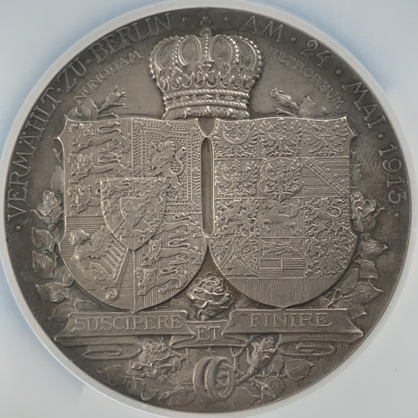 掌中浮雕-藏着的欧洲第043场 NGC MS64 : 1913年德国布伦瑞克奥古斯特王子和露易丝公主结婚纪念大银章， 56mm 