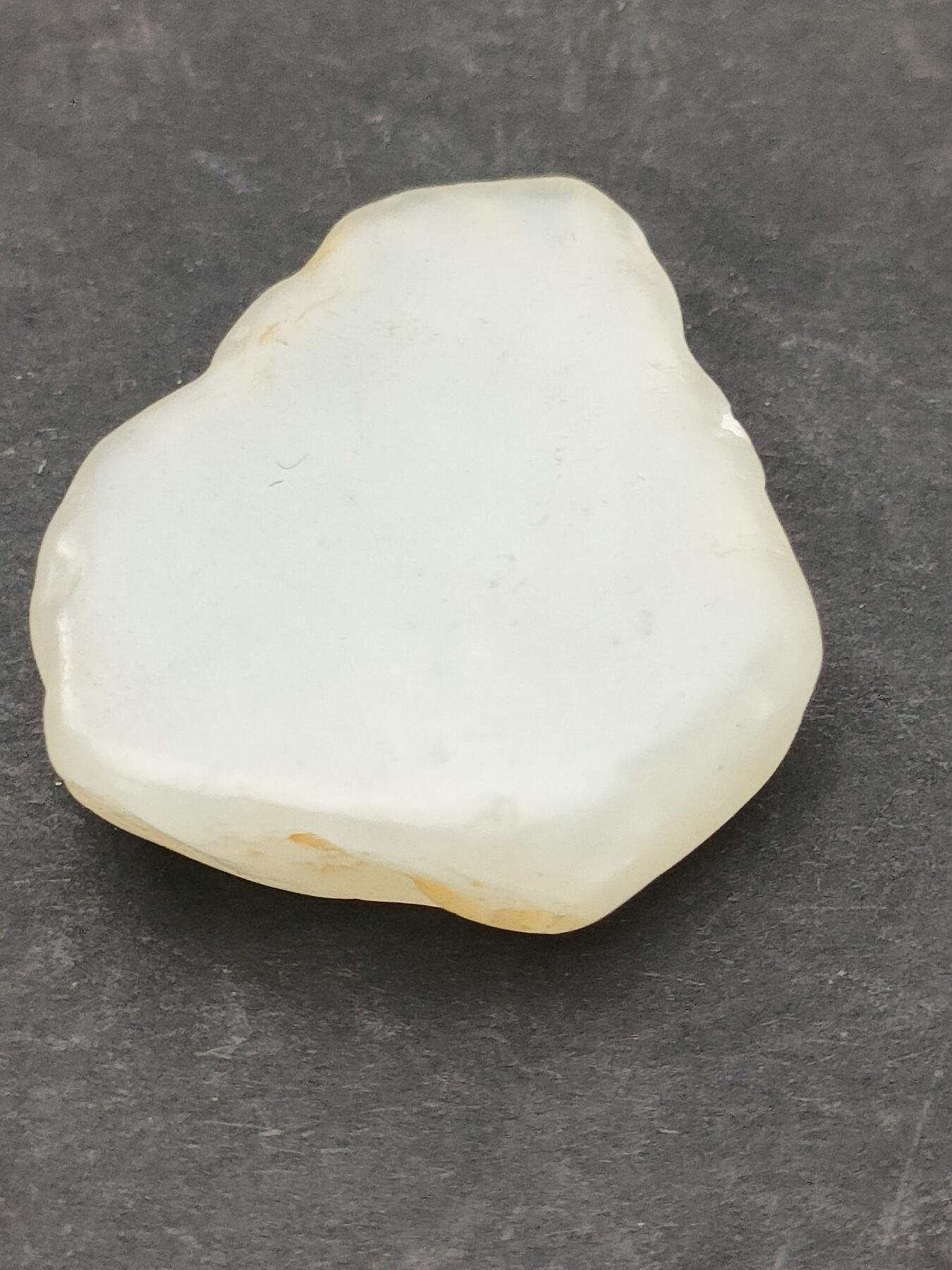 猩哥外币小铺➨【第203场】 和田玉原石2.5克