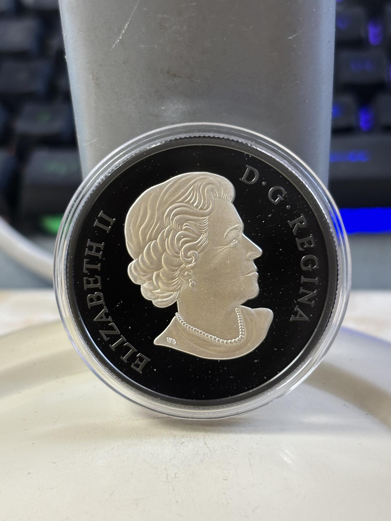 第183期拍卖 加拿大2017年夜行动物系列2小棕蝙蝠镀铑黑色银币，9999银，发行7000枚