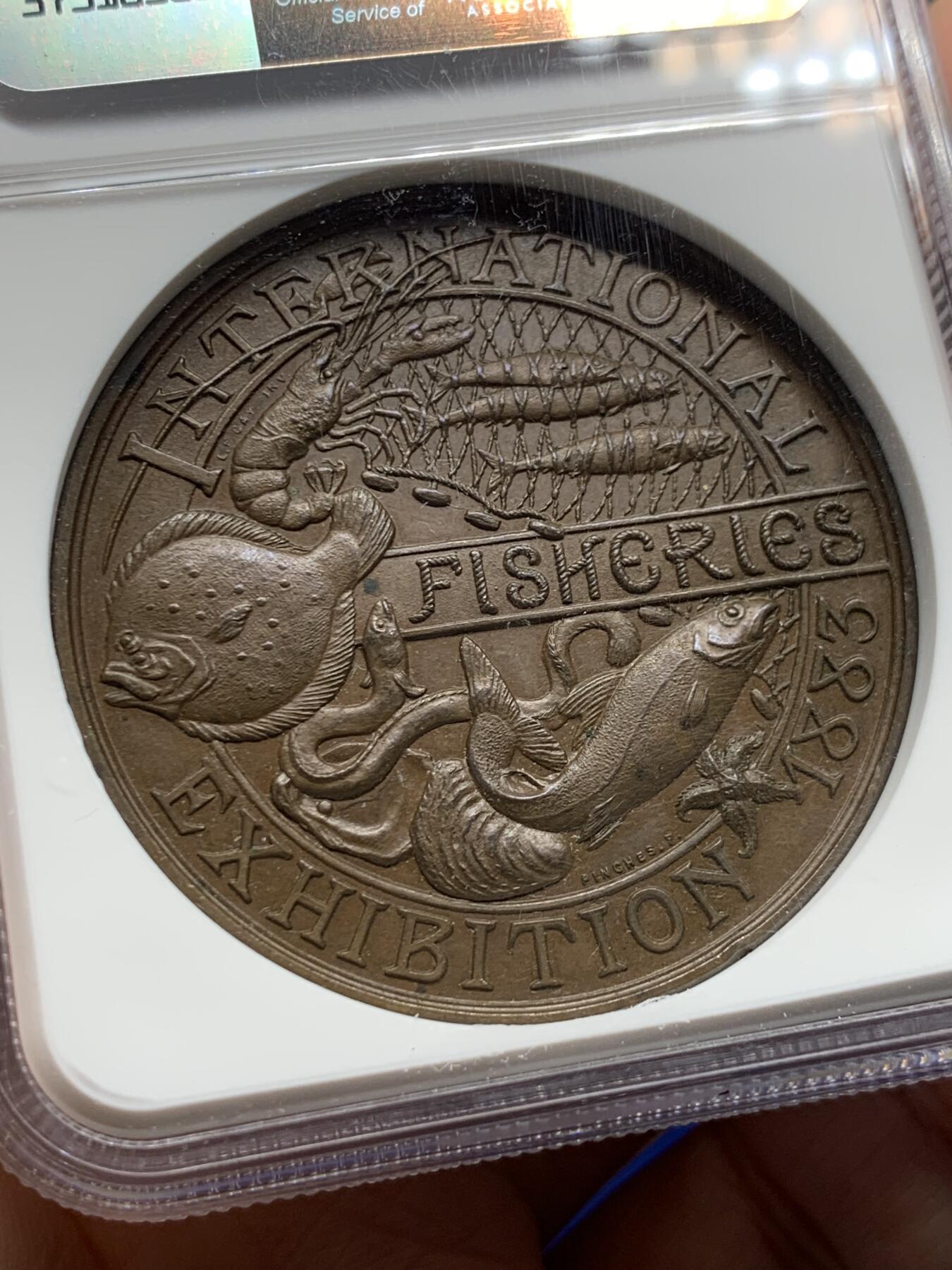 《竞宝斋》第441场 周日，周一，2场连拍 （全场包邮） NGC MS64BN 英国  1883年 国际渔业博览会铜质奖章 工艺细腻 N加厚盒装 可藏