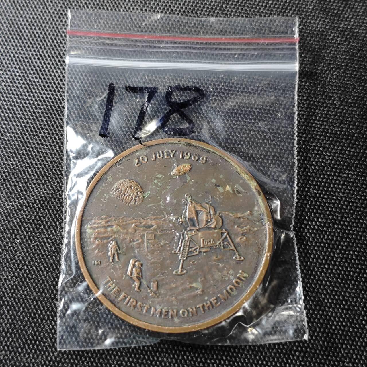 KK钱币收藏小铺 （套币 好品/批量散币 银币）专场  2月预留时间 周末发货  1969美国航天登月纪念章 