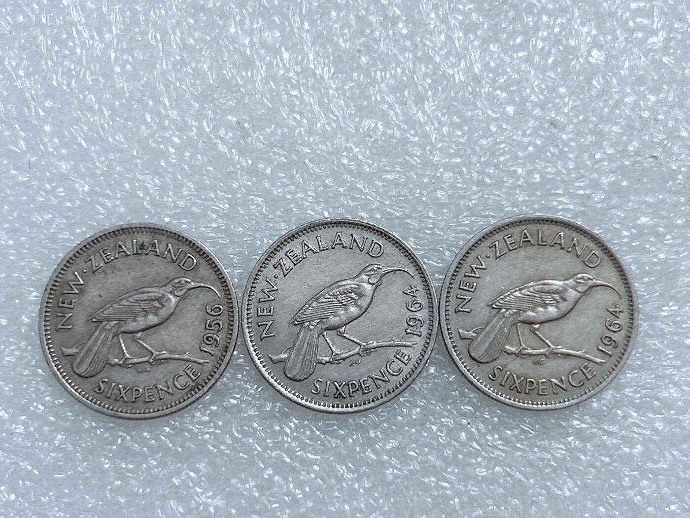 第一海外回流一元起拍收藏 散集专场  第271期 新西兰伊丽莎白女王版6便士硬币 3枚