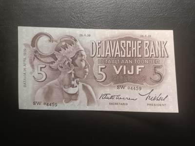 2025十一月第六期，总第204期 - 荷属东印度（现印度尼西亚）1939年5盾UNC千位号4459，民族服饰和四文告示