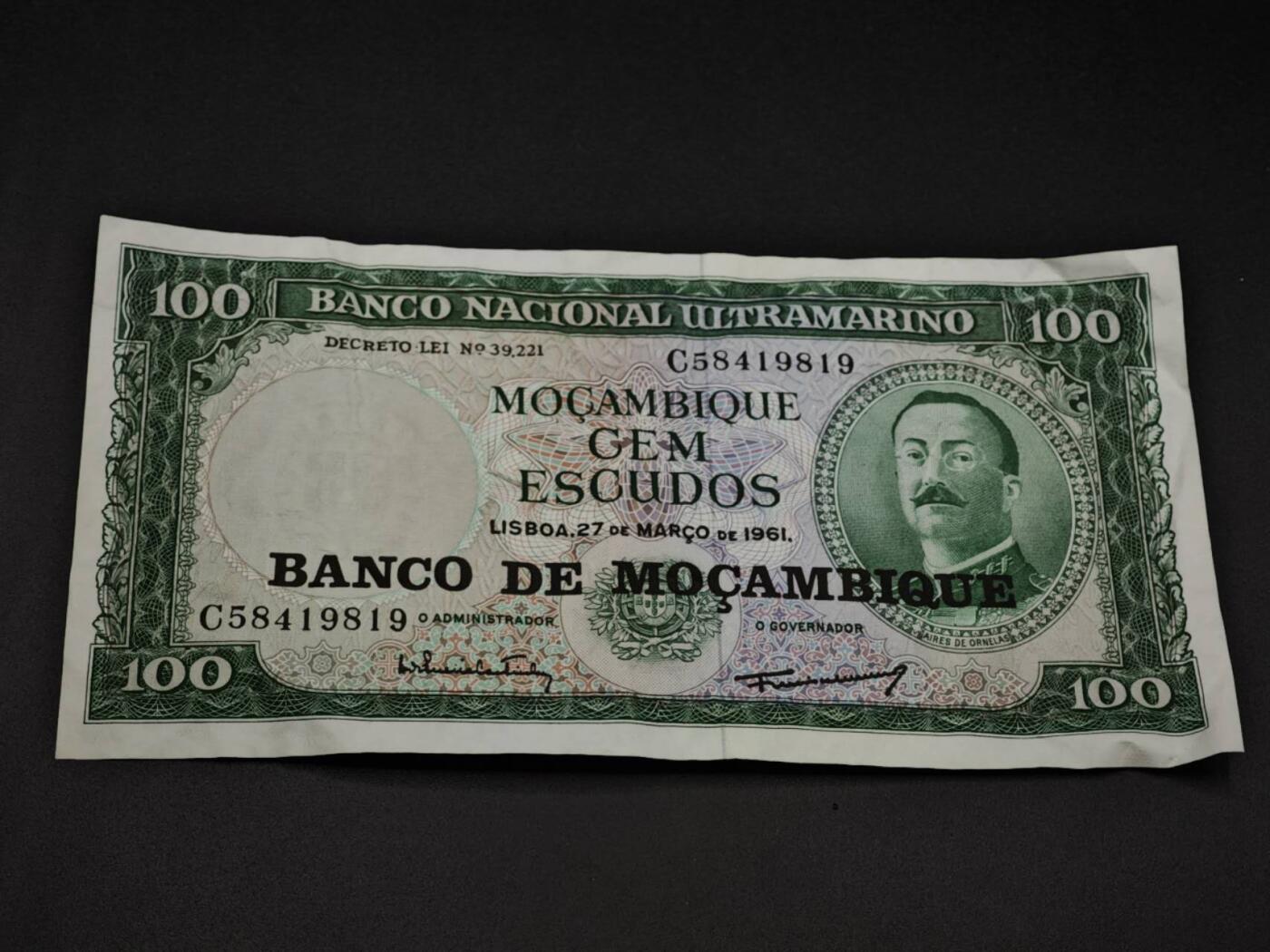 【淘币小摊】实时拍第八百零六拍   纸币场   满百包邮可预留二周 每周一统一发货   莫桑比克1961年100埃斯库多纸币【有折】