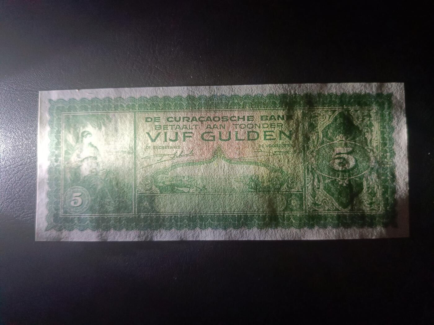 2025十一月第六期，总第204期 荷属库拉索1943年5盾流通好品XF，稀有荷属殖民地中高面值品种，库拉索港俯瞰图和女性形象