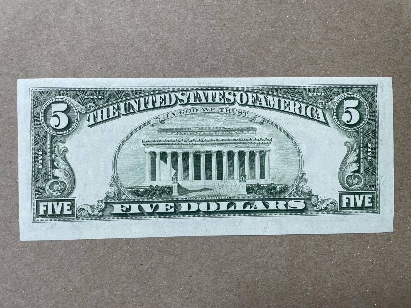 美国1981年5元 克利夫兰联储发行 全新UNC品相 靓号狮子号 D58684444A