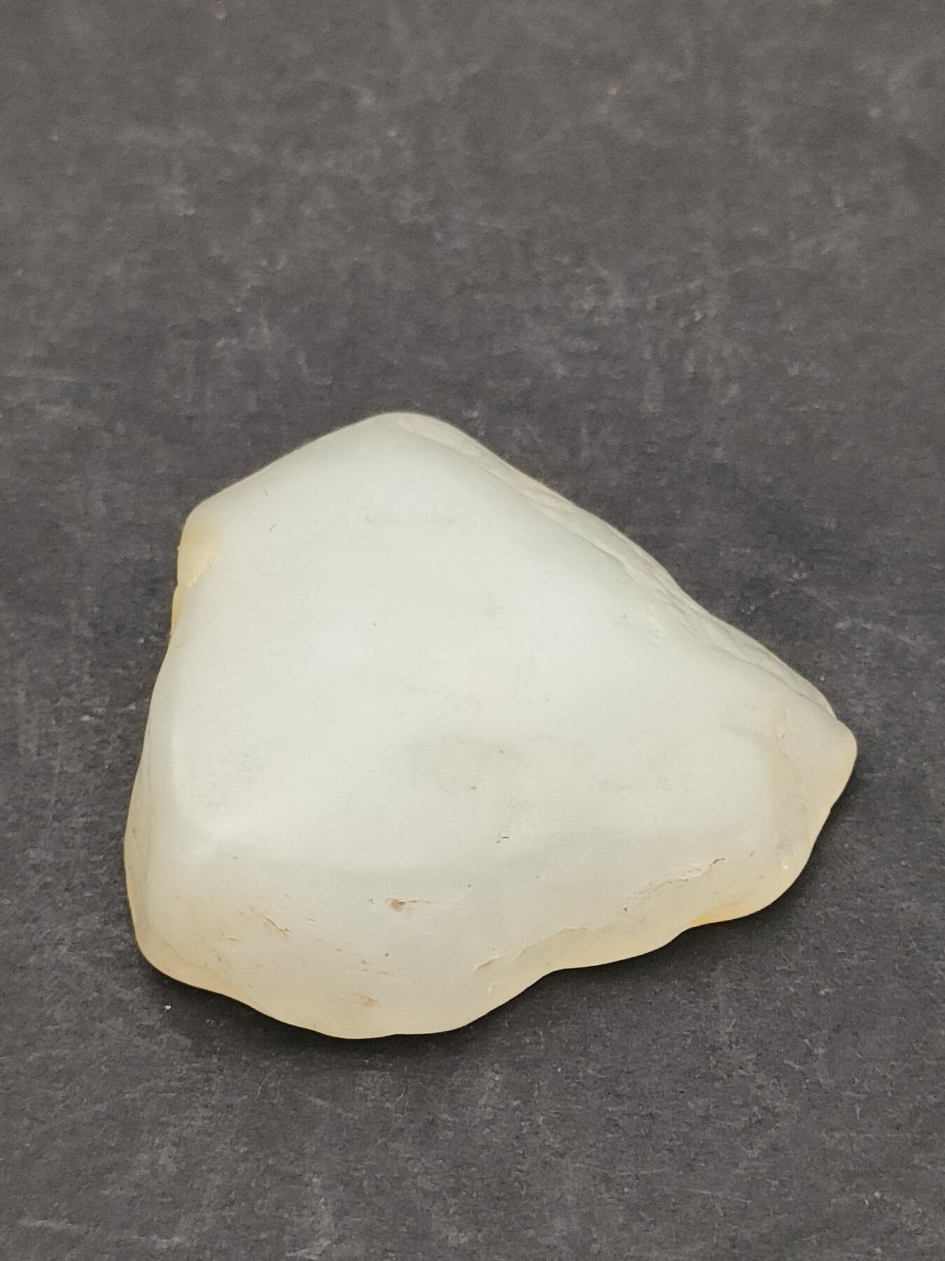 猩哥外币小铺➨【第203场】 和田玉原石2.5克