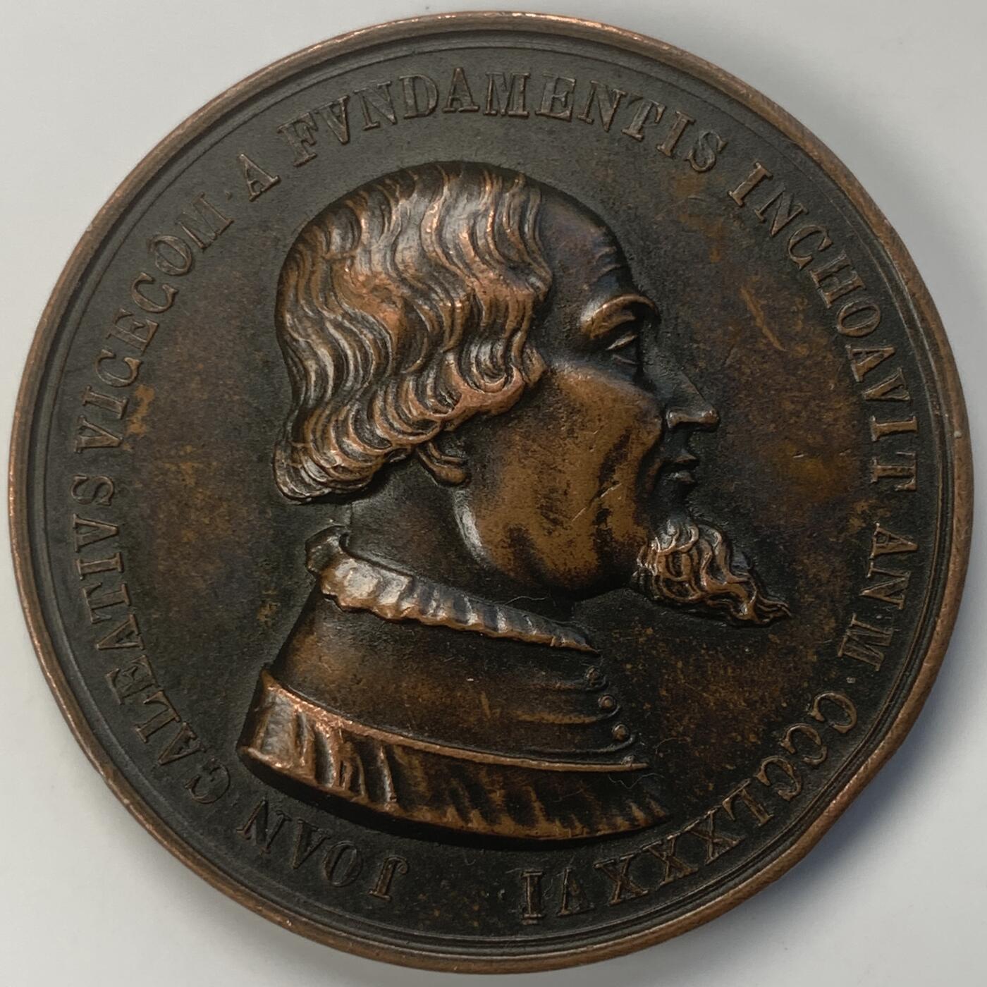 掌中浮雕-藏着的欧洲第043场 1886 年意大利米兰大教堂纪念铜章，教堂始建于1386年，正面头像是当时主持奠基的米兰公爵吉安·维斯孔蒂，47mm