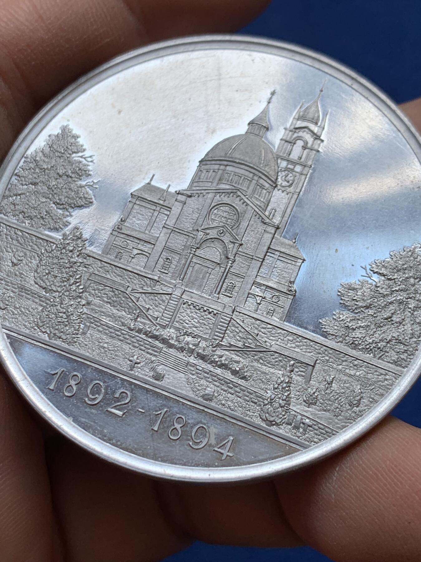 《竞宝斋》第441场 周日，周一，2场连拍 （全场包邮） 德国 1894 恩格教堂奠基仪式纪念章 15.7克 50mm