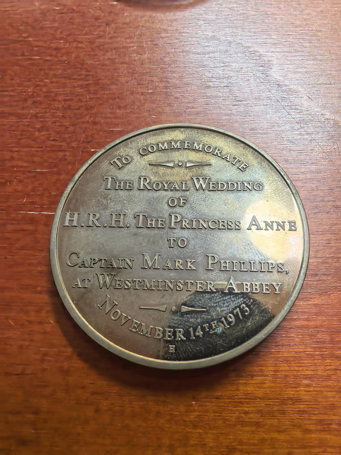 长老汇蛇年精选第七十七场拍卖 1973英国安妮公主婚礼纪念精制铜章，42.85克，44.4毫米，1万枚