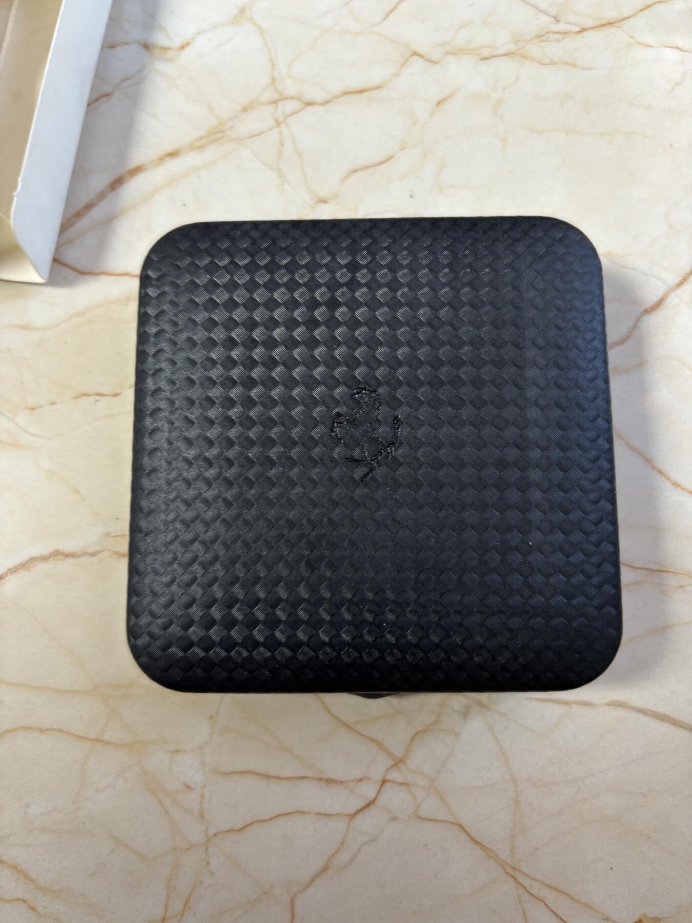 第183期拍卖 库克2008法拉利F2008赛车多功能方向盘彩色银币，500银，25克，