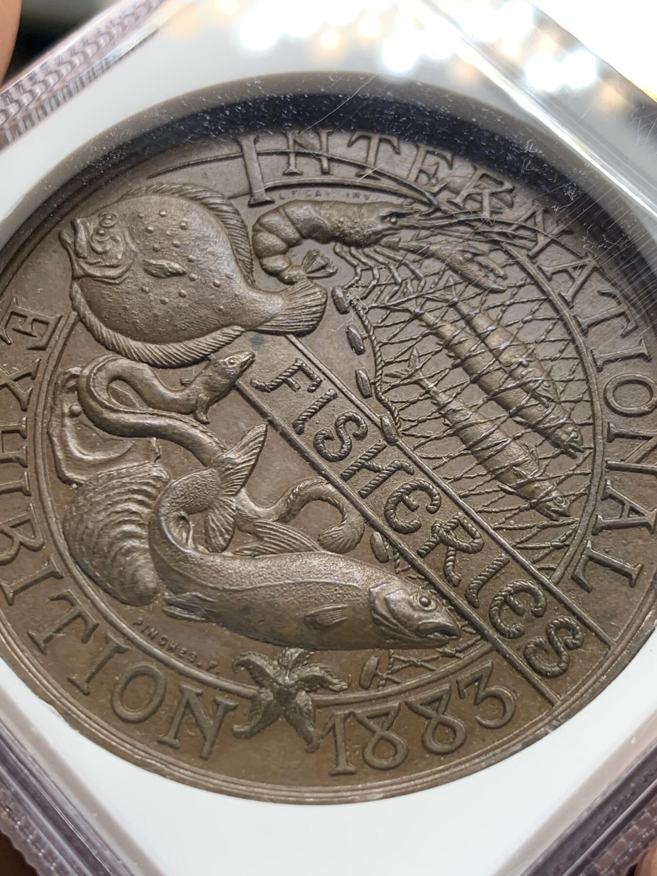 《竞宝斋》第441场 周日，周一，2场连拍 （全场包邮） NGC MS64BN 英国  1883年 国际渔业博览会铜质奖章 工艺细腻 N加厚盒装 可藏