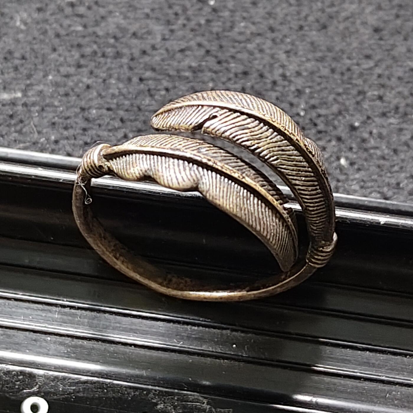 【全场包邮】纯粹捡漏拍480场（免费代拍第17场） 【杂件】仿双羽指环