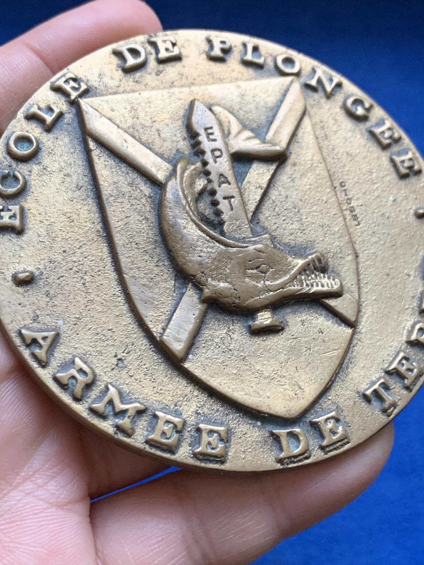 《竞宝斋》第441场 周日，周一，2场连拍 （全场包邮） 法国陆军潜水学校单面大铜章 直径78.8mm 重量176.7g