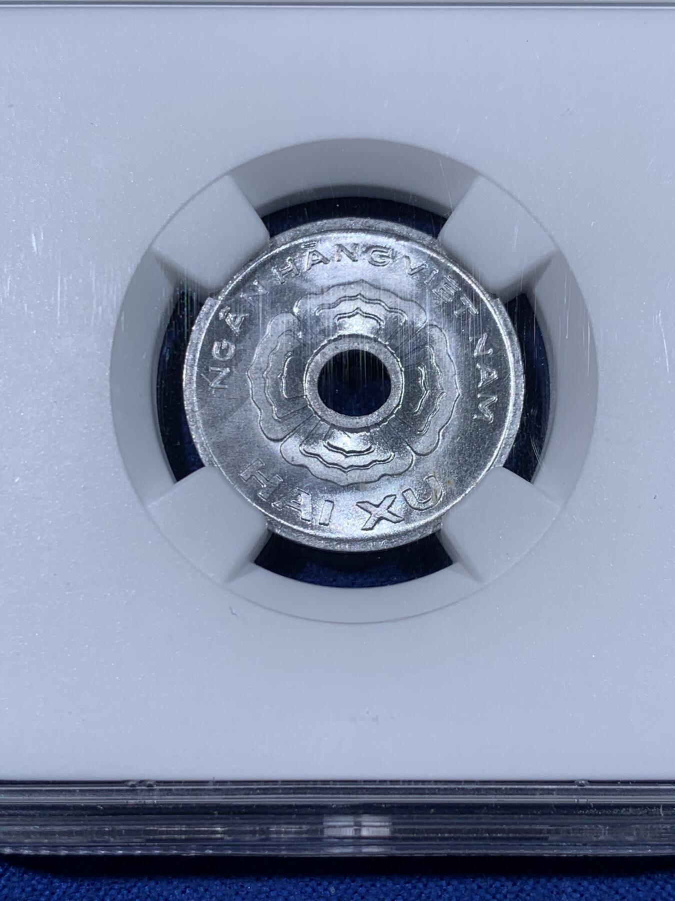 《竞宝斋》第441场 周日，周一，2场连拍 （全场包邮） NGC MS65 越南1975年2苏铝币