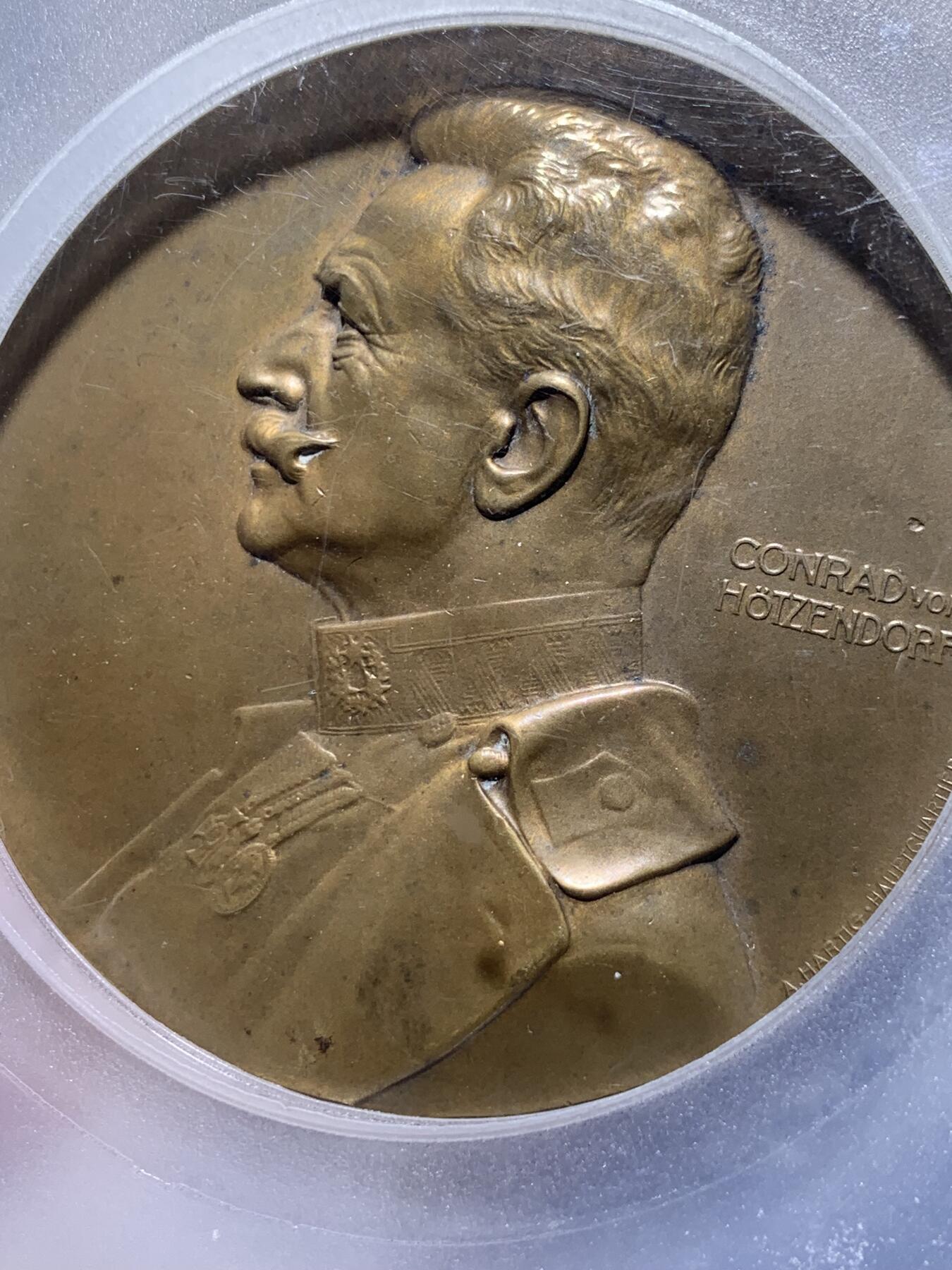 《竞宝斋》第441场 周日，周一，2场连拍 （全场包邮） PCGS SP64 奥地利1915年陆军元帅弗兰茨·康拉德·冯·赫岑多夫纪念章 将军屠龙大铜章 加大加厚盒