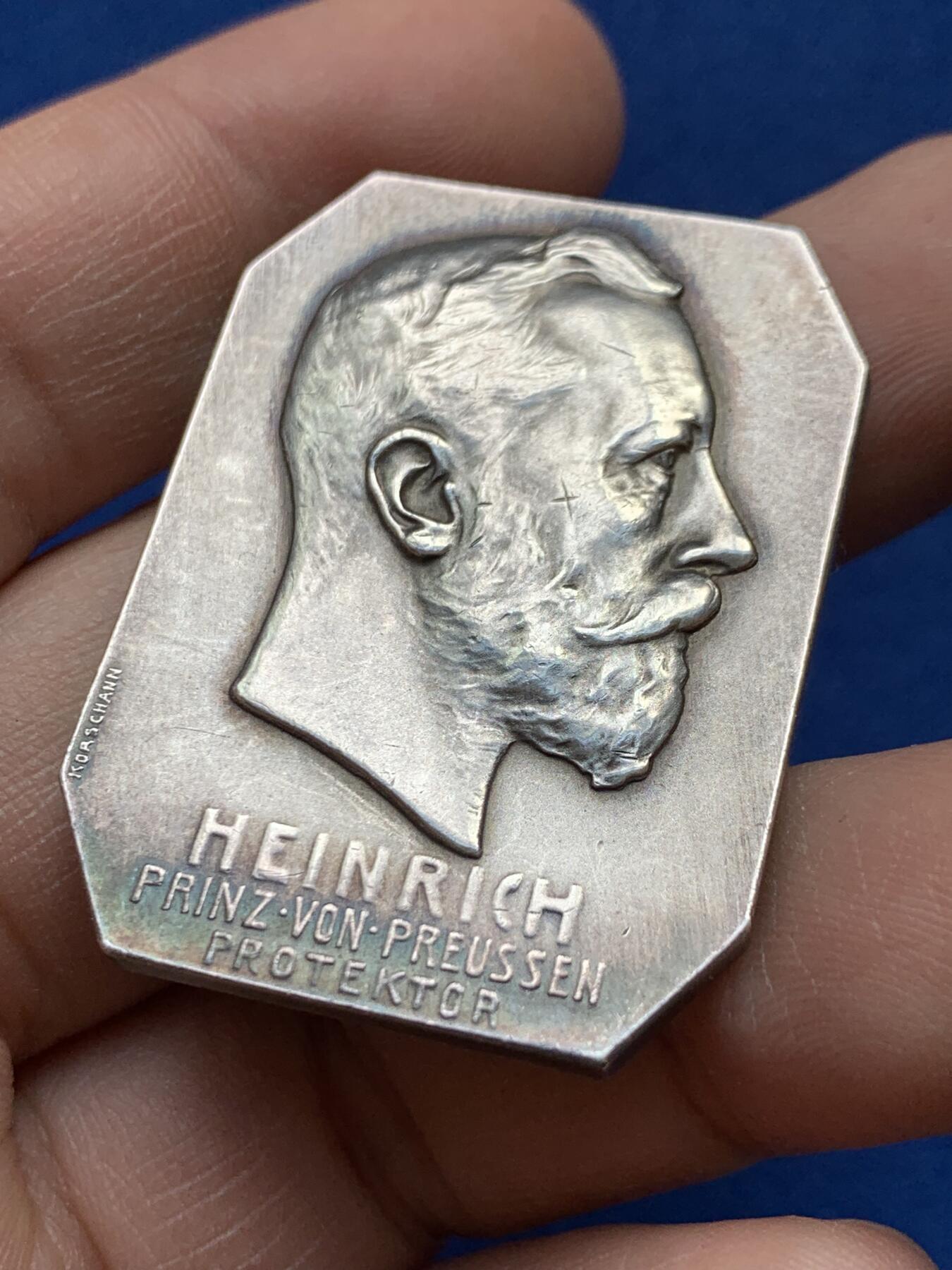 《竞宝斋》第441场 周日，周一，2场连拍 （全场包邮） 德国1912年法兰克福射击节城市景观异形纪念银章 26.85克 31*41.5mm