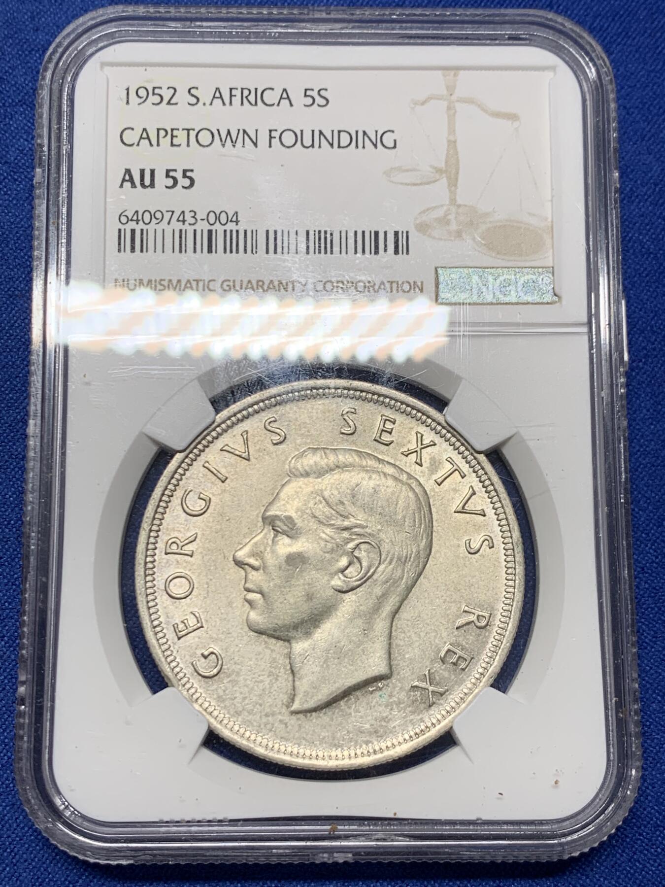 《竞宝斋》第441场 周日，周一，2场连拍 （全场包邮） NGC AU55 南非1952年乔六发现开普敦建城300周年5先令大银币，高点俱在