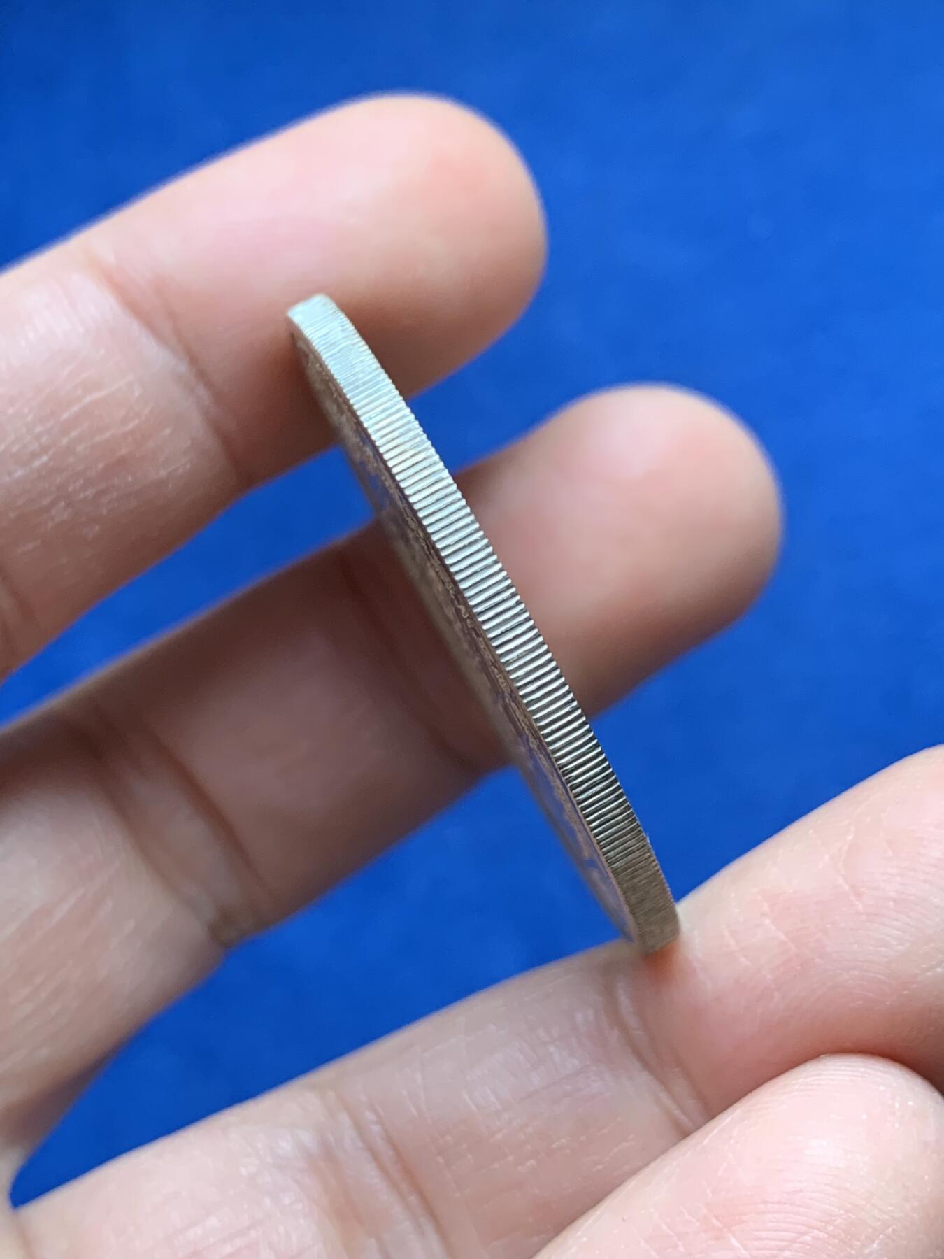 《竞宝斋》第441场 周日，周一，2场连拍 （全场包邮） 仿英国伊丽莎白一世1克朗 纪念章 20.9克，37.9mm