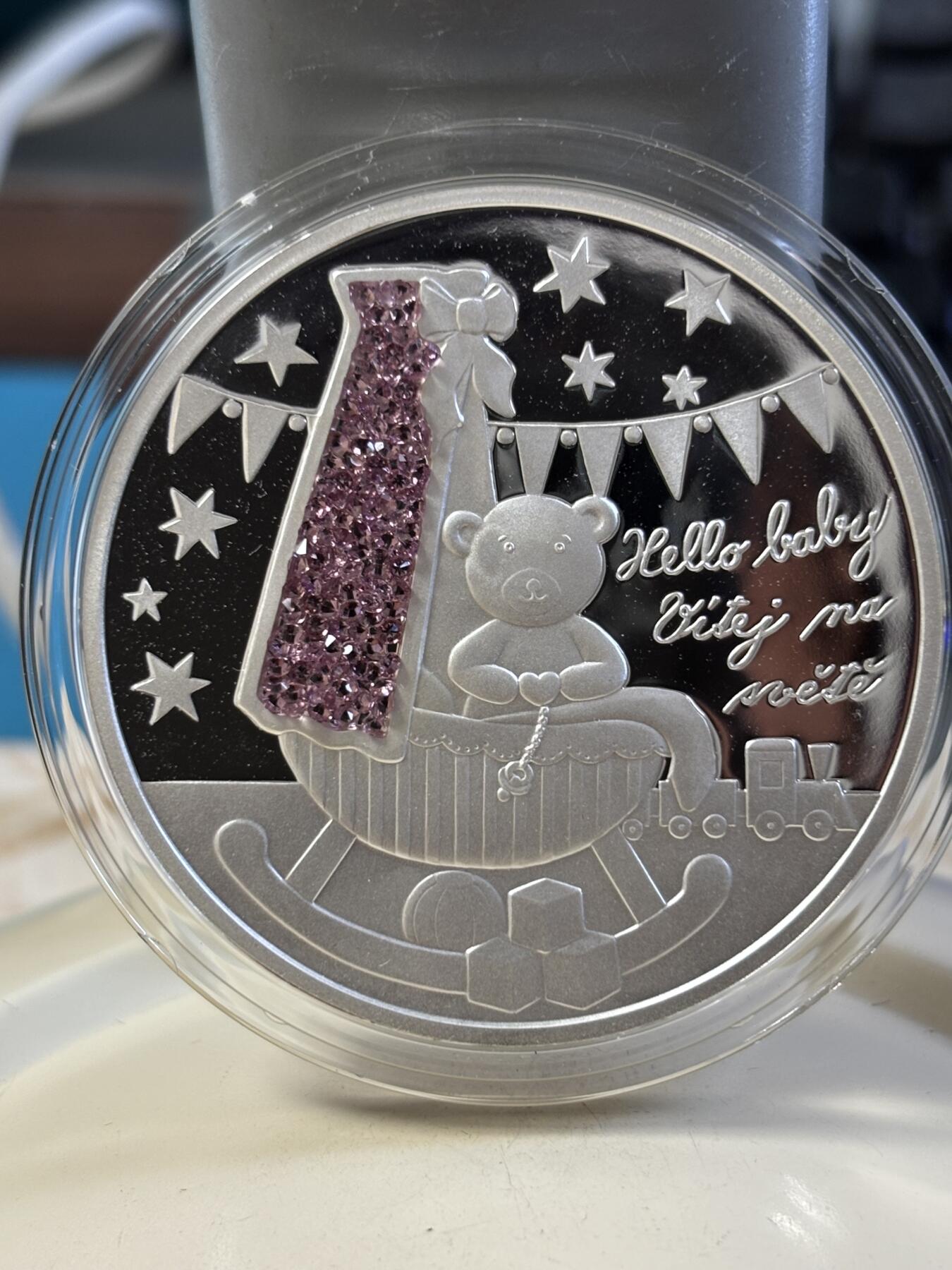 第183期拍卖 纽埃2024年婴儿宝宝出生礼物镶嵌水晶31.1克精制纪念银币，999银，发行1000枚，