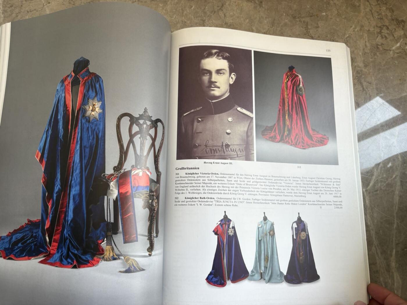 盛世勋华——号角文化勋章邮票专场拍卖第289期 德国柏林Carsten Zeige拍卖行2023年7月拍卖会图录，超大尺寸，全彩印刷，超大超厚，300多页