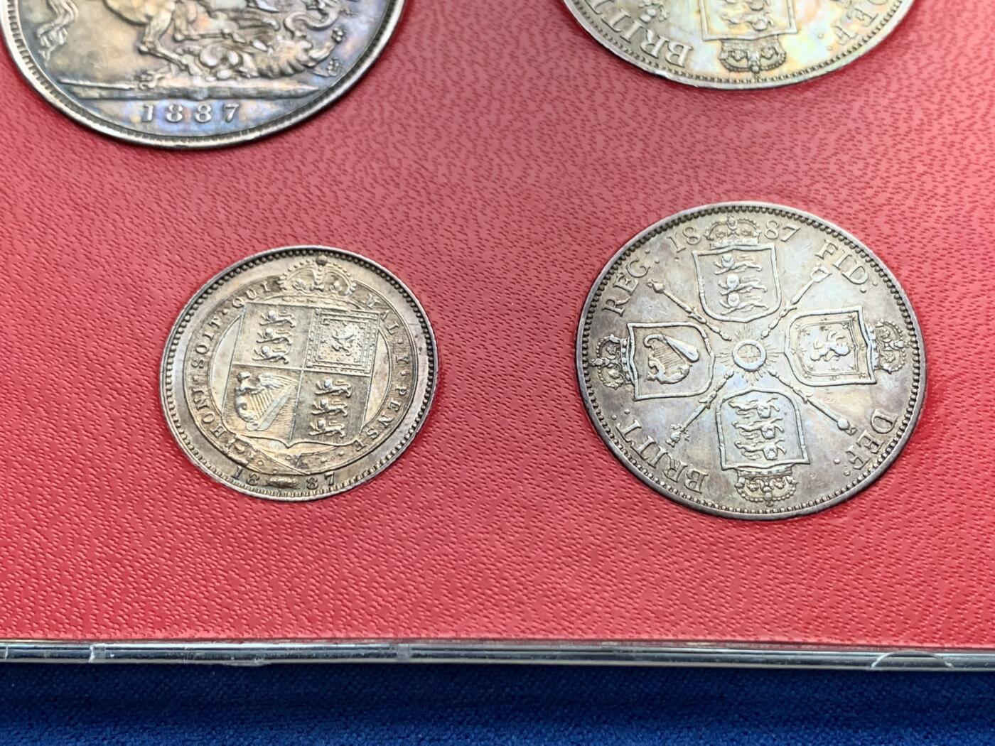 《竞宝斋》第441场 周日，周一，2场连拍 （全场包邮） 卡装 1887年英国马剑银币 7枚一组 状态都不错 细节见图