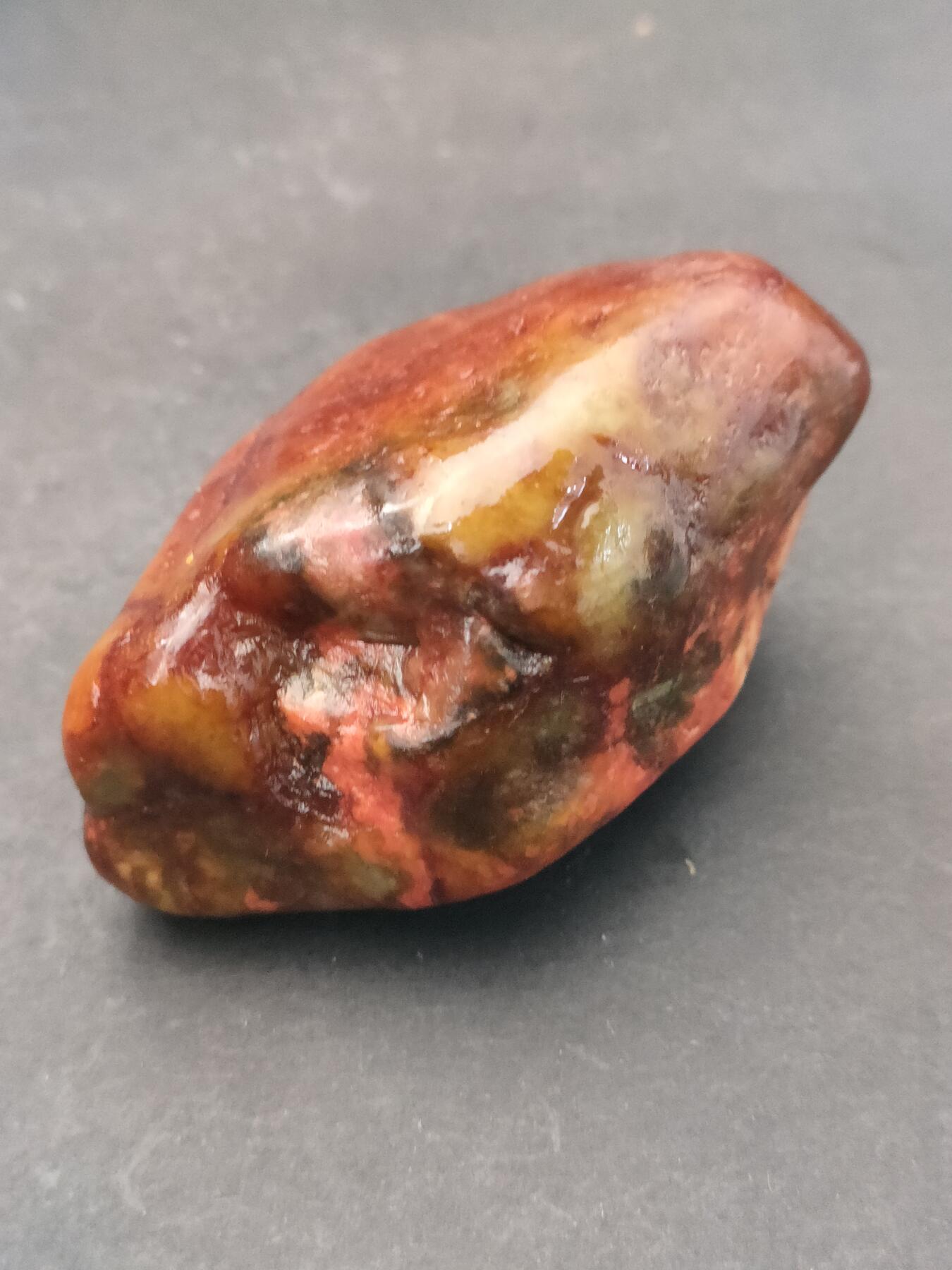 猩哥外币小铺➨【第203场】 和田玉原石105克