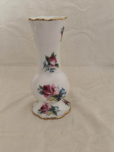 海外回流精品拍卖11.30 - 日本回流欧瓷花瓶一只