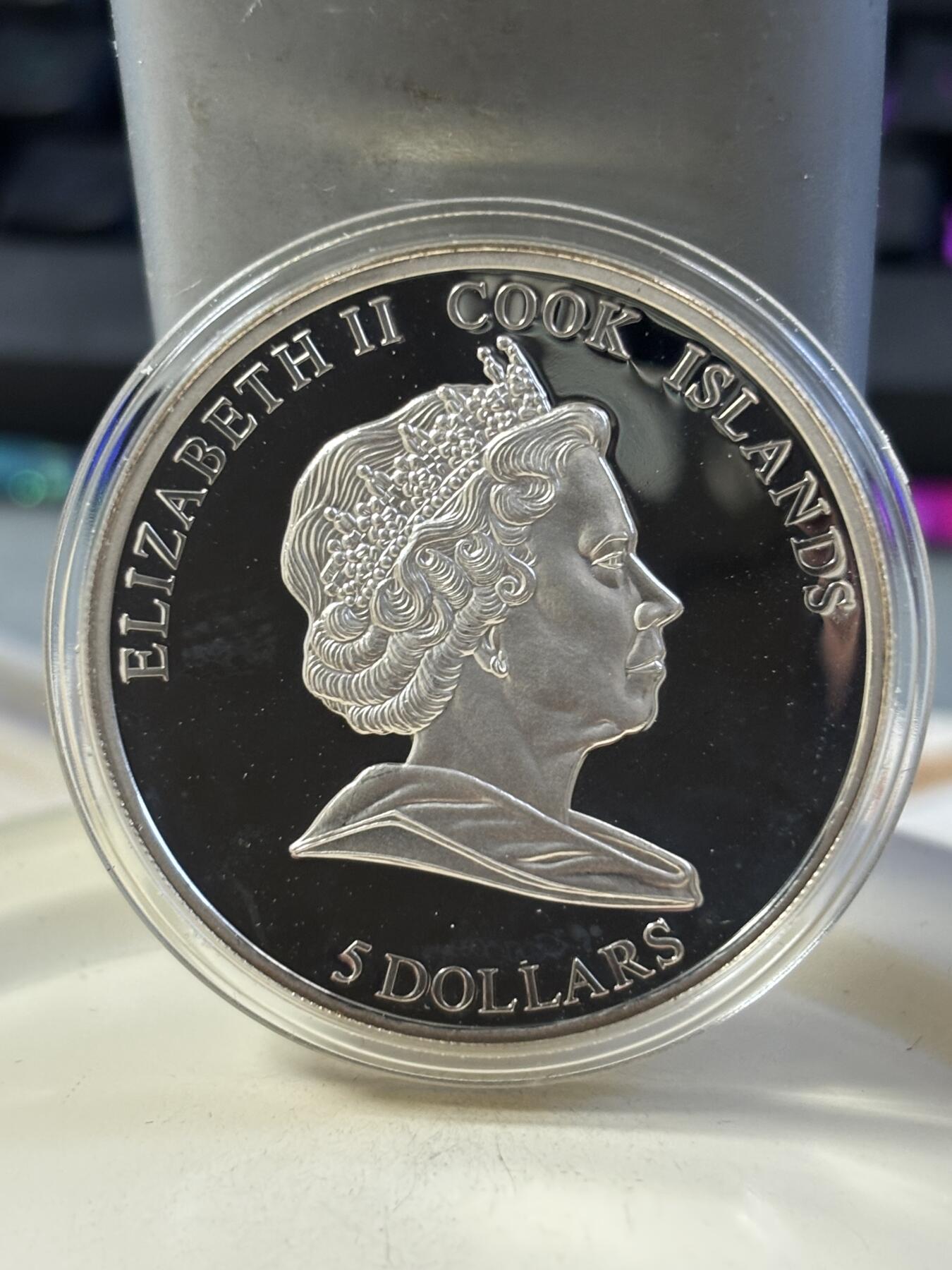 第183期拍卖 库克2008法拉利F2008赛车多功能方向盘彩色银币，500银，25克，