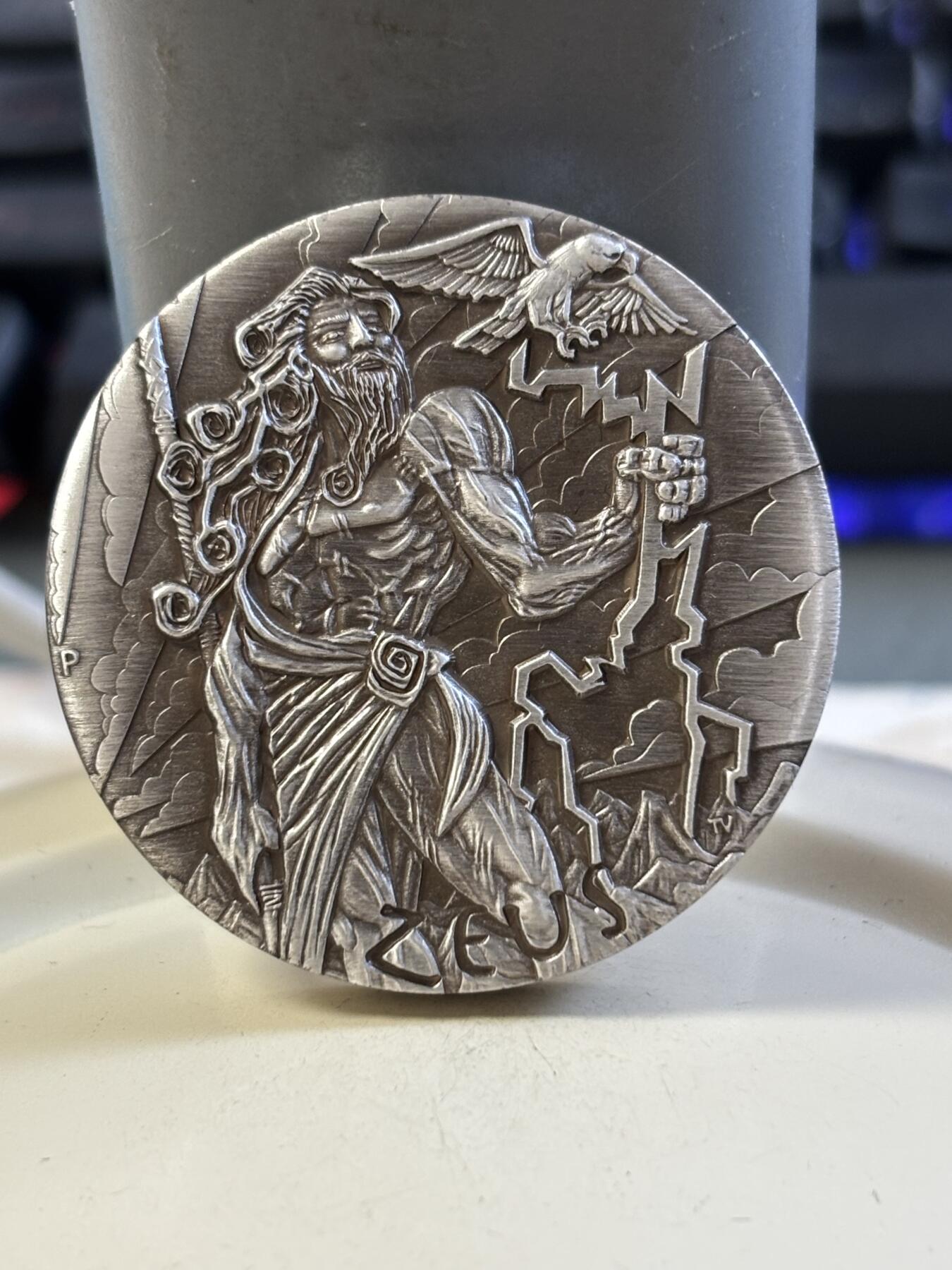 第183期拍卖 图瓦卢2014年奥林匹斯众神系列1宙斯高浮雕纪念银币，999银，2盎司，发行1500枚