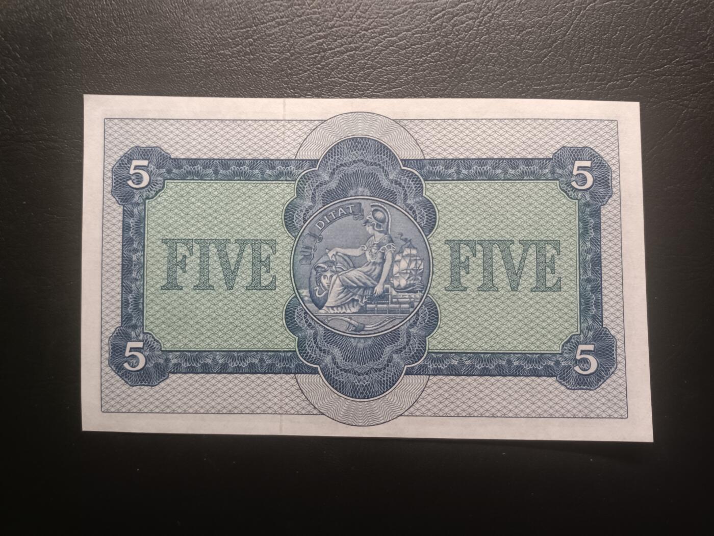 2025十一月第六期，总第204期 苏格兰不列颠亚麻银行1964年5镑UNC-，稀有的早期已结业银行中高面值，诗人沃尔特斯科特