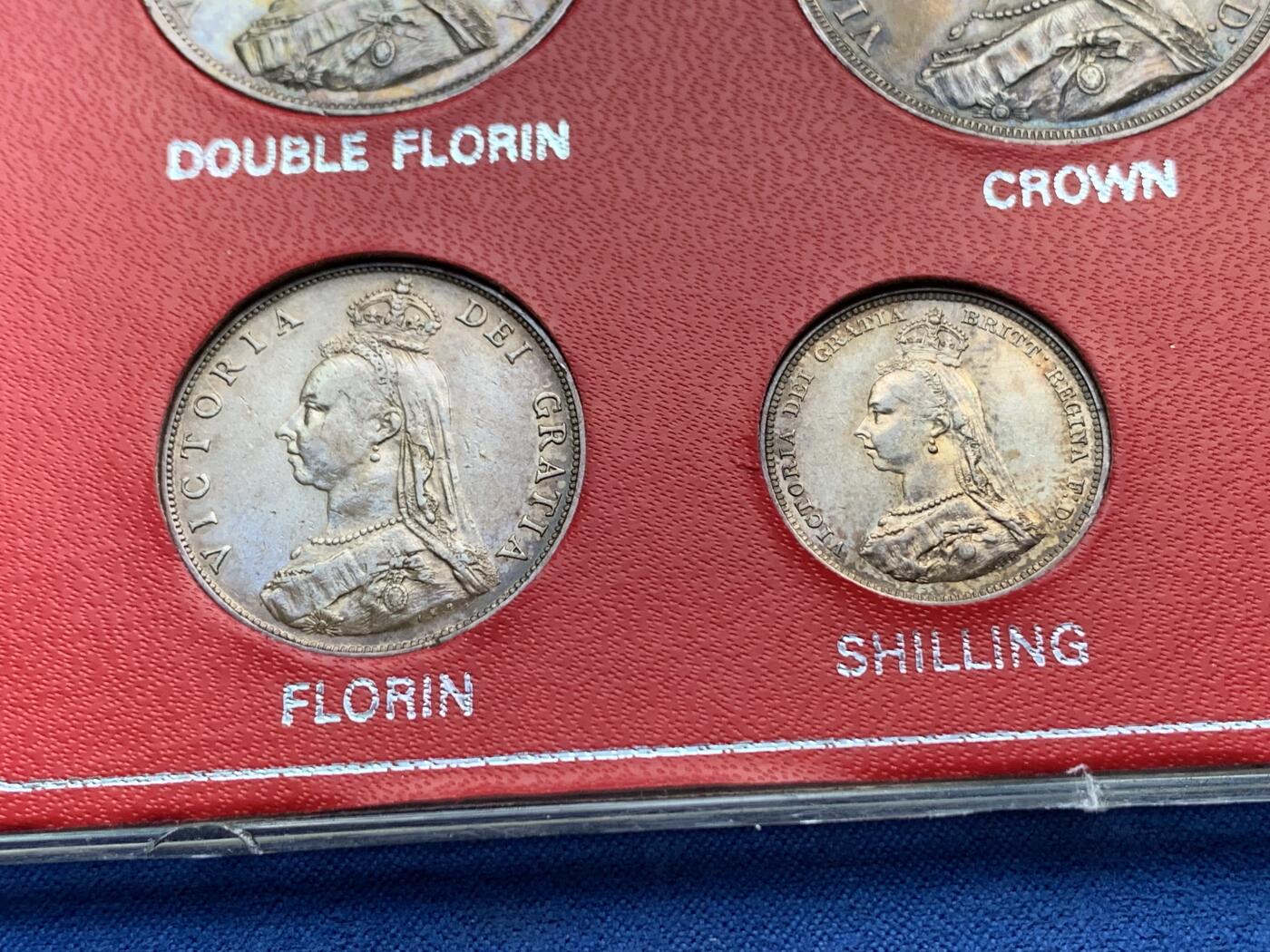 《竞宝斋》第441场 周日，周一，2场连拍 （全场包邮） 卡装 1887年英国马剑银币 7枚一组 状态都不错 细节见图