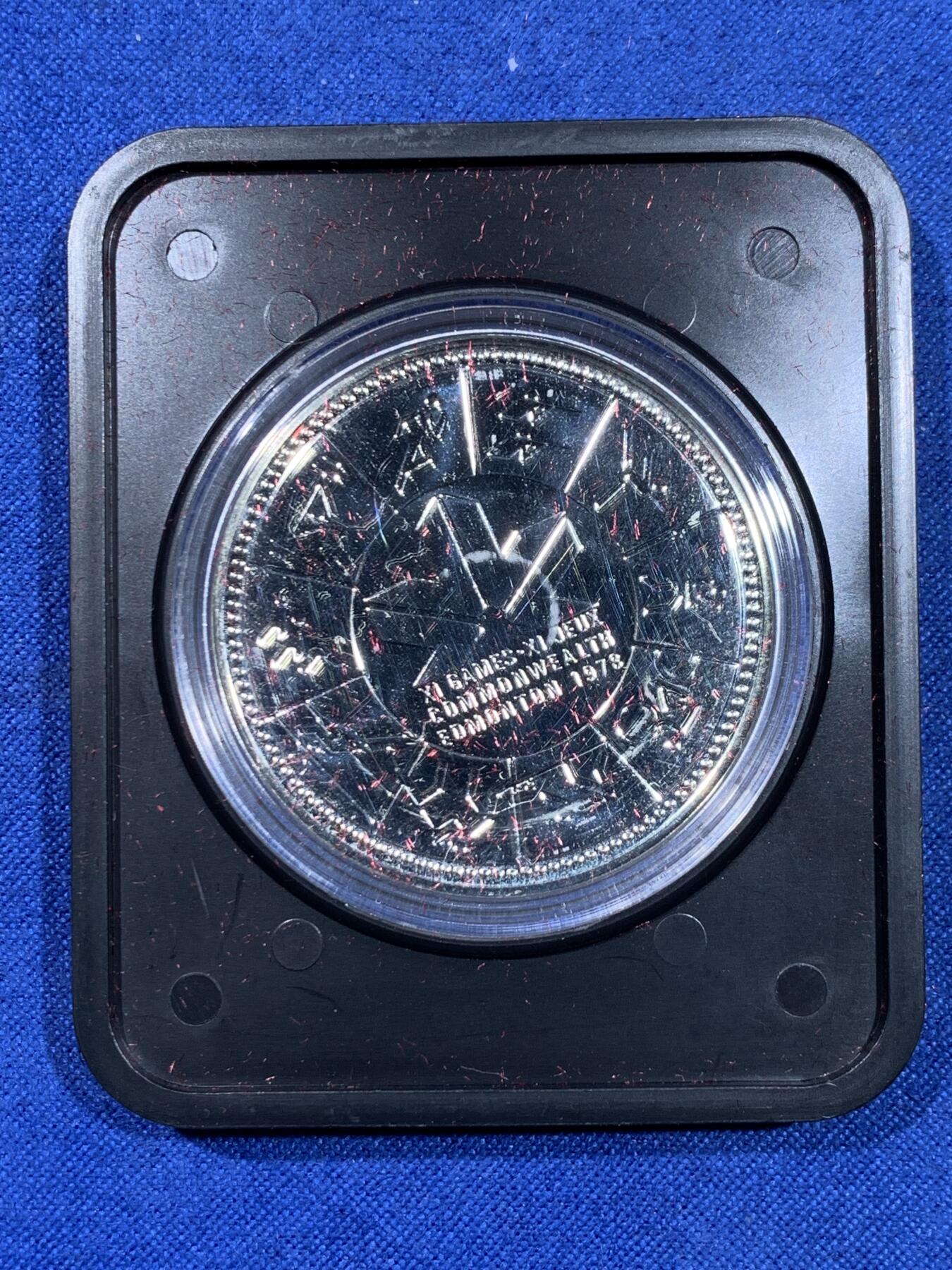 《竞宝斋》第441场 周日，周一，2场连拍 （全场包邮） 加拿大1978年第11届英联邦运动会1加元银币 带盒