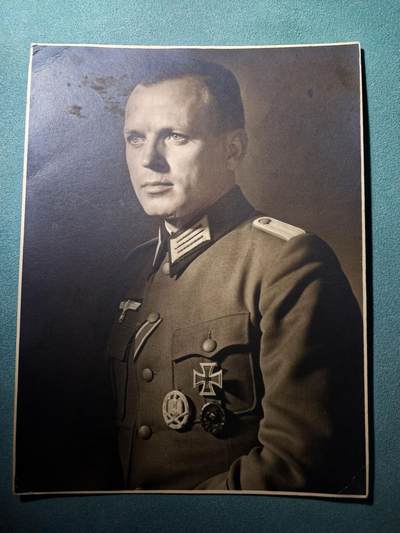 盛世勋华——号角文化勋章邮票专场拍卖第289期 - 德国（1939）陆军军官肖像照片 佩戴一级铁十字勋章/黑战伤奖章/步兵突击奖章/二级铁十字绶带