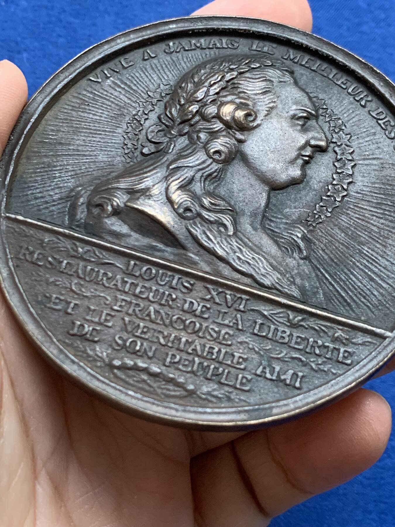 《竞宝斋》第442场 周日，周一，2场连拍 （全场包邮） 1790年法国大革命纪念章 NGC给了表面改变评级 极少见品种 102.6克 73mm 细节见图