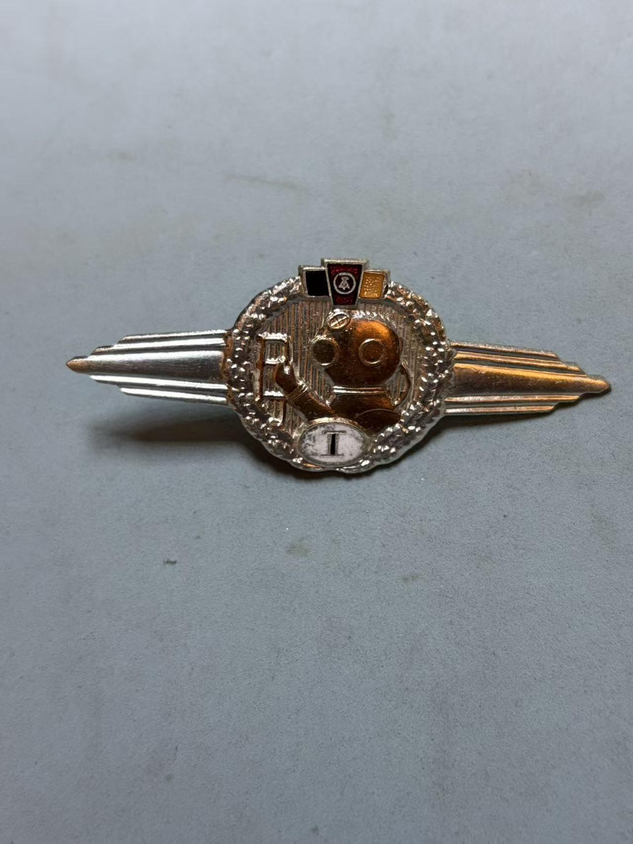 盛世勋华——号角文化勋章邮票专场拍卖第289期 东德一级潜水员技能证章 1960-1963年版