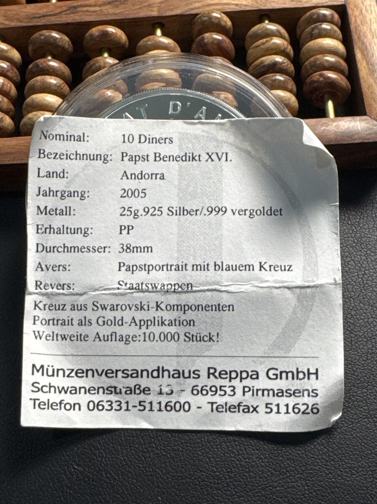 ❤️【币观天下】❤️ 第332期钱币拍卖- 2025.11.28周五晚上6点半场-长期征集拍品 2005年安道尔10第纳尔 我们有教皇了-教皇本笃十六世 25克925银部分镀金 发行量1万 带证