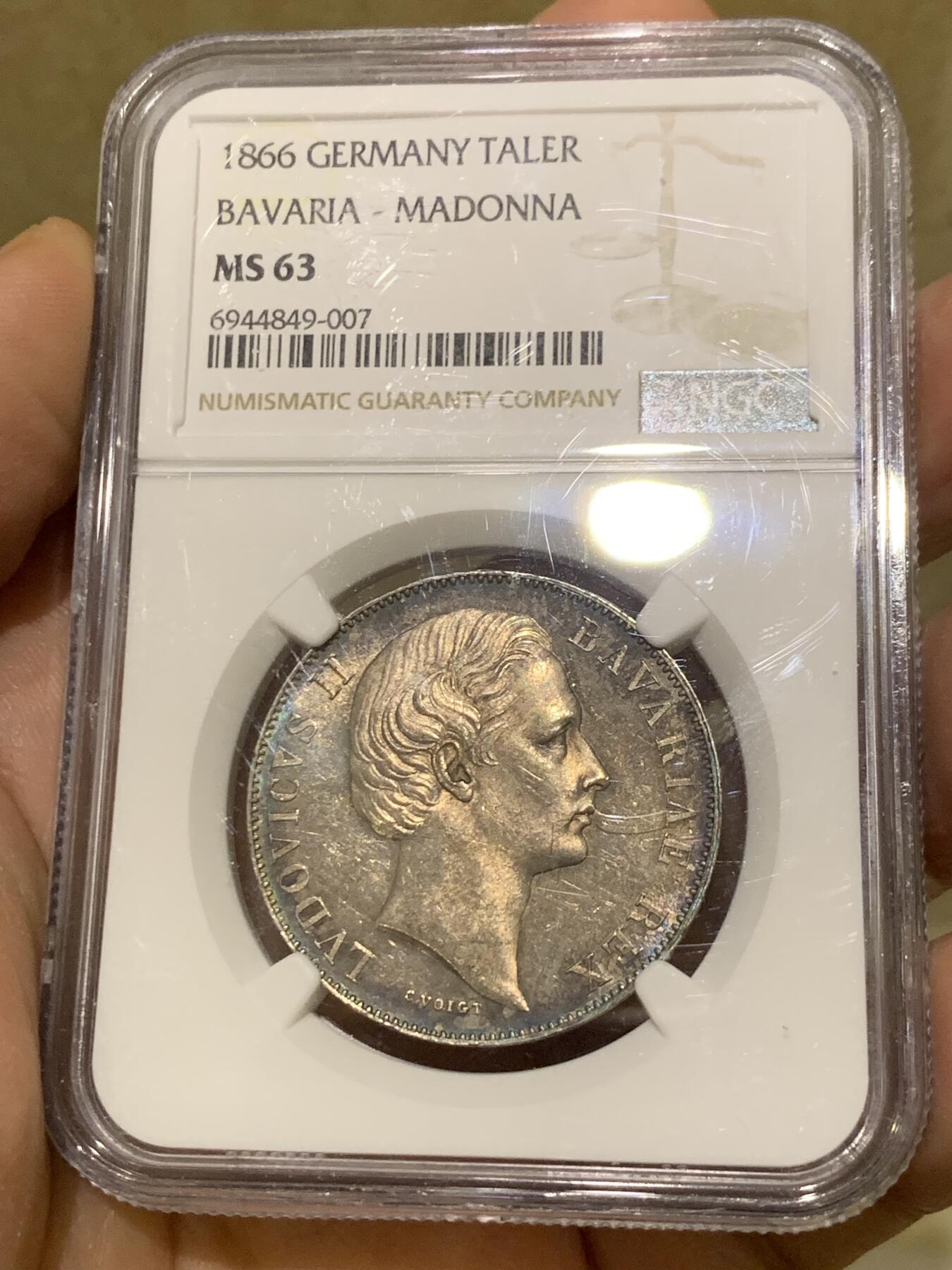 《竞宝斋》第442场 周日，周一，2场连拍 （全场包邮） NGC MS63 德国 巴伐利亚 1866 圣母抱婴泰勒 银币 玫瑰色包浆 十分养眼