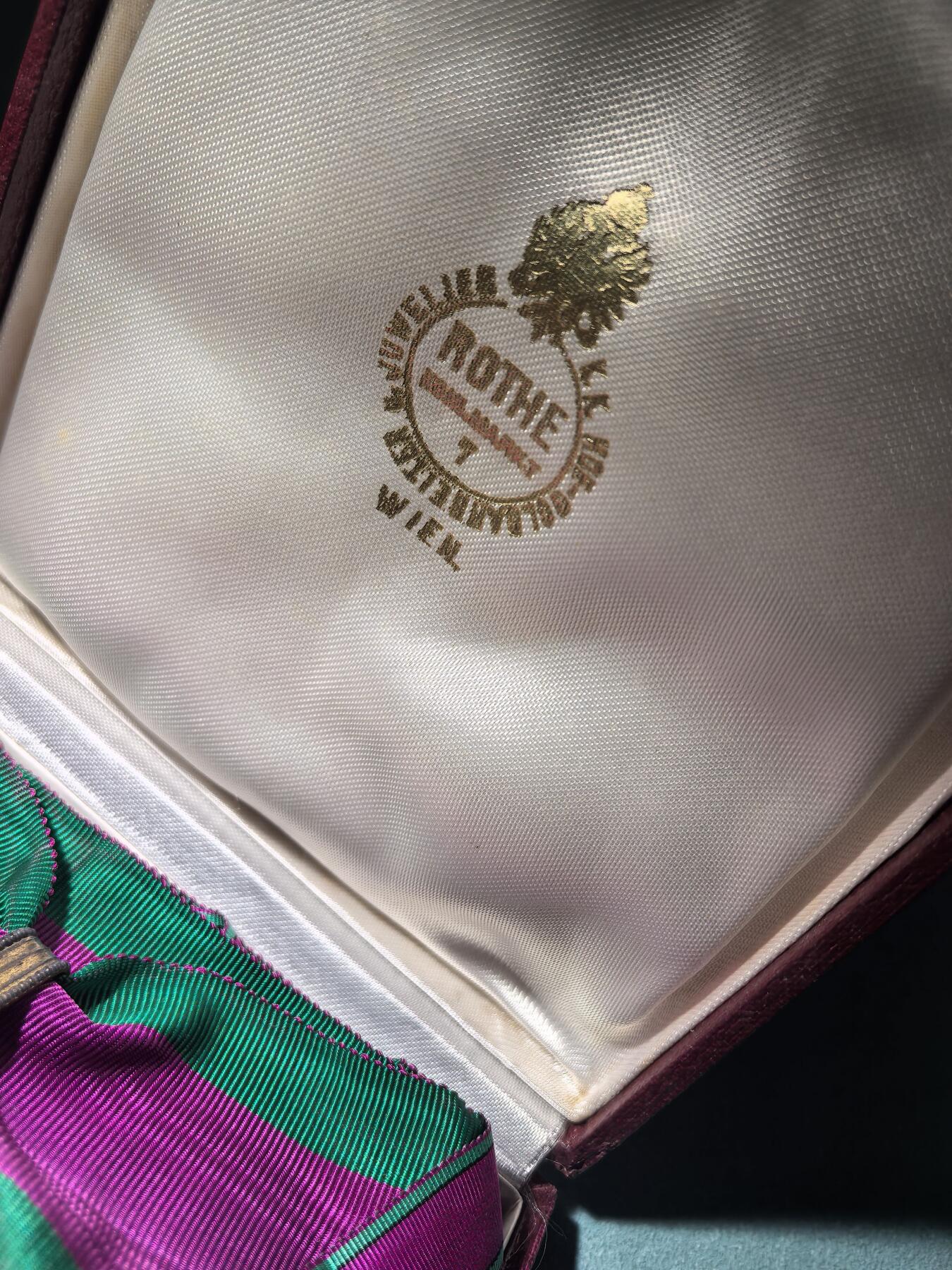 盛世勋华——号角文化勋章邮票专场拍卖第289期 奥匈帝国指挥官级圣伊斯特万勋章 Rothe厂生产 原盒带厂标 极为少见