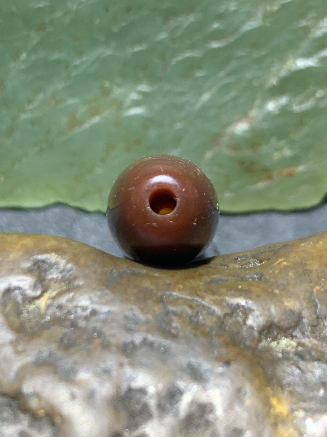 精美亚光高玉化红白双色千层纹缠丝玛瑙桶珠一颗