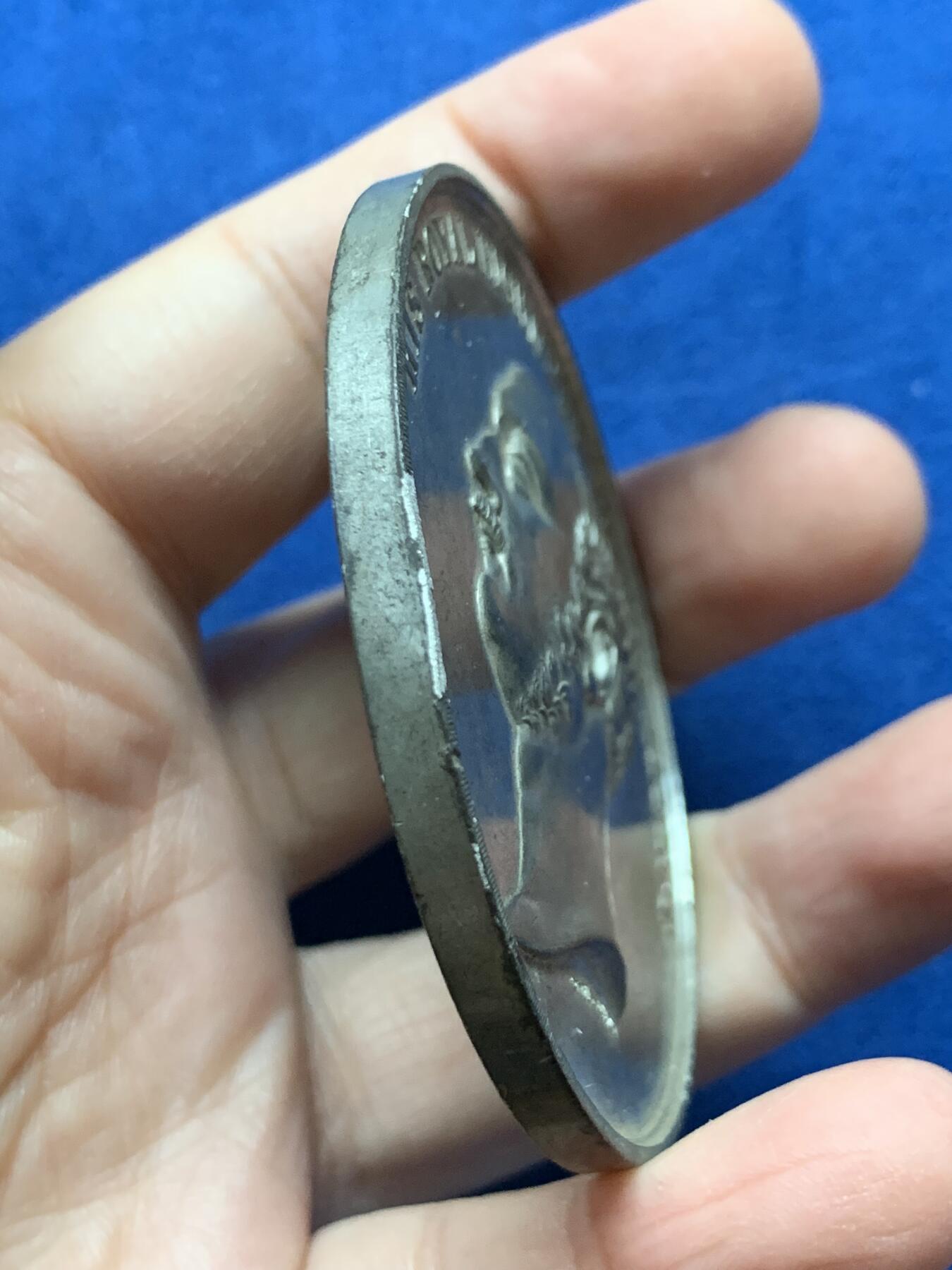 《竞宝斋》第442场 周日，周一，2场连拍 （全场包邮） 英国1861年阿尔伯特亲王逝世纪念章，大型白色金属章。68.6克，64.5mm