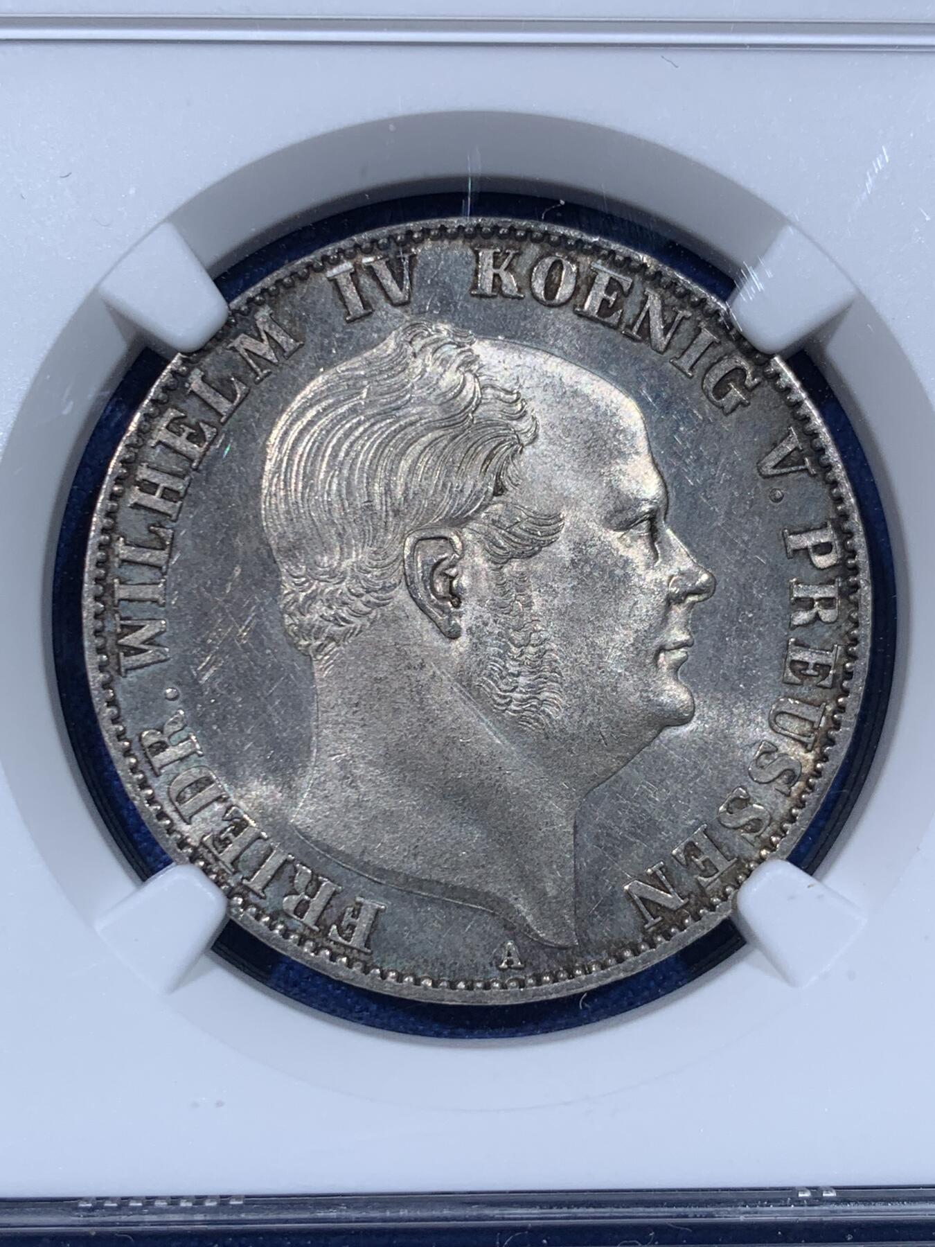 《竞宝斋》第442场 周日，周一，2场连拍 （全场包邮） NGC MS62 德国1861年普鲁士威廉四世一泰勒，小特年，威廉四世与威廉一世交接年份，远少于同品种其他年份发行量，仅发行10000枚，打制锋利，类镜面效果