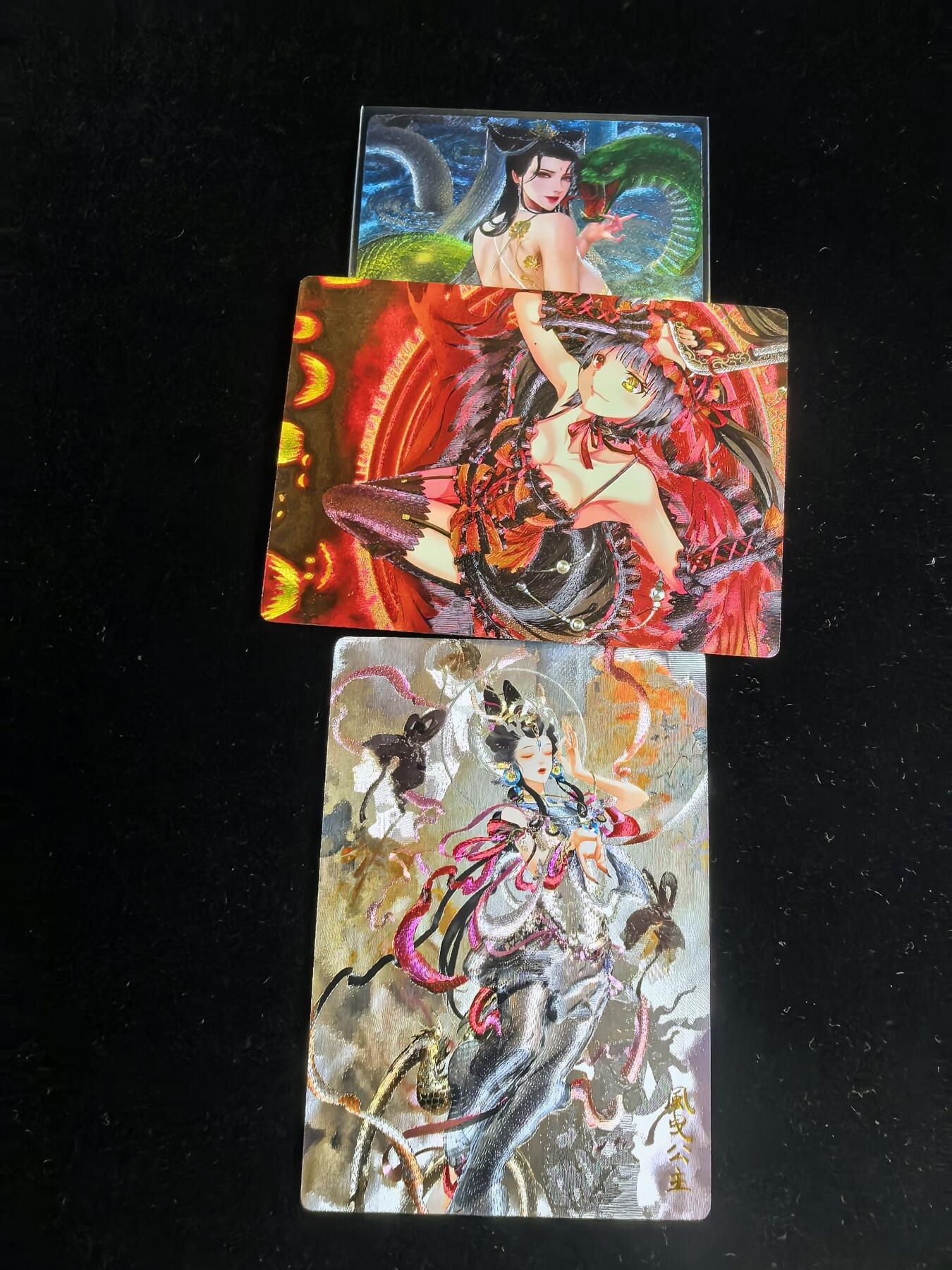 无佣金 不寄存 不收拍 链接少 我只是一个小小的卡牌收藏玩家   需要多宫大佬请私聊 部分卡牌设有底价（不想玩的那么累，即使有底价也会比市场价便宜的多，懂的自然懂） 拒绝小号抬价 大家放心拍 所有拍品部分套有卡膜 部分卡牌多宫 自制卡牌 不包厂瑕 放大镜 品控 勿拍 流拍商品会循环 感谢大家支持 留个关注 不定时上新 谢谢 奇点卡牌 粗闪3张