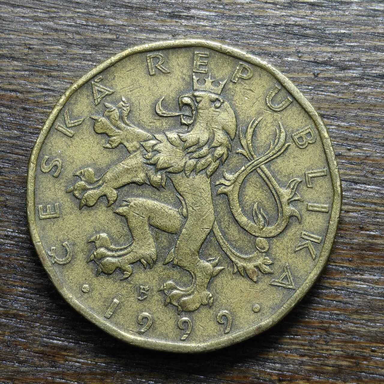 【铜匠收藏】★第132场★散币场，无佣金，30包邮。不满30元，支付5元运费。《接受代拍 代送NGC评级》 1999年 捷克 20克朗 武士骑马