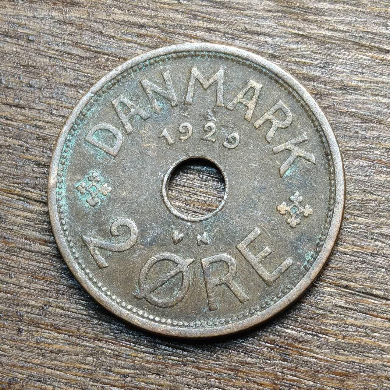 【铜匠收藏】★第133场★散币场，无佣金，30包邮。不满30元，支付5元运费。《接受代拍 代送NGC评级》 二战前皇冠版 丹麦 1920年 2欧尔