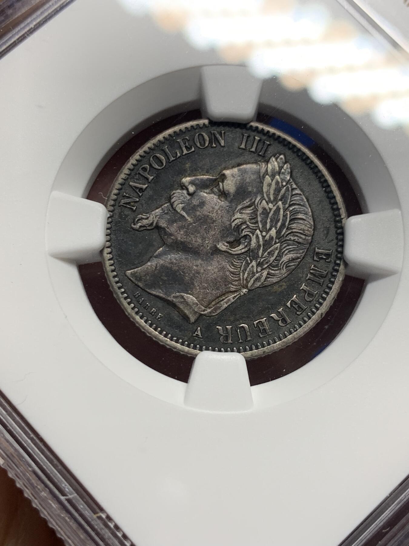 《竞宝斋》第442场 周日，周一，2场连拍 （全场包邮） NGC XFD 法国1868年拿破仑1法郎银币  黑美人老包浆，味道好，低评