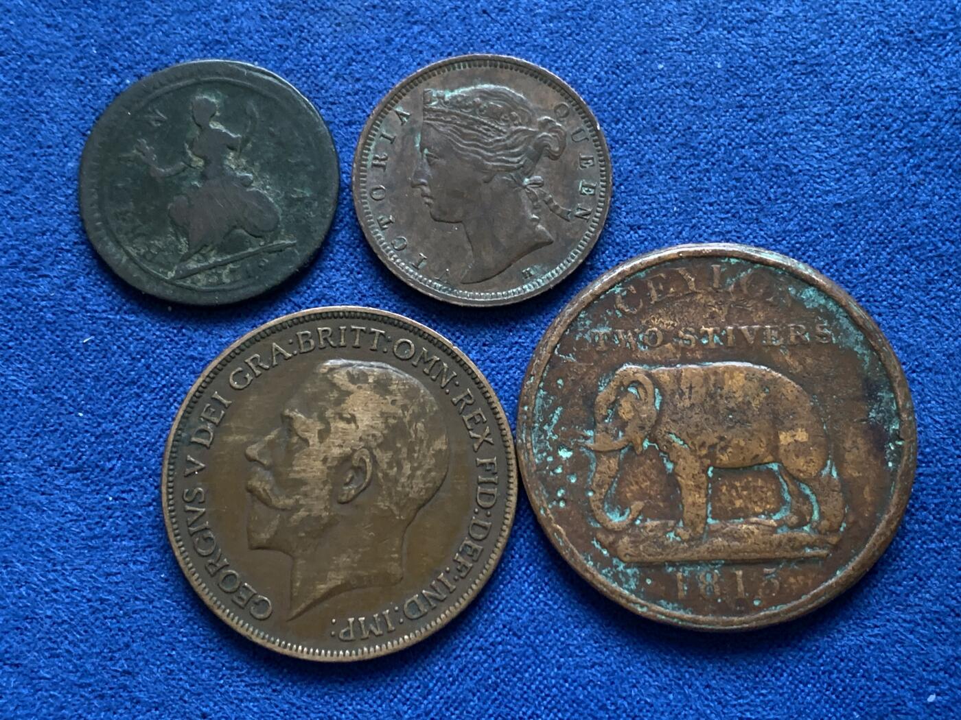 《竞宝斋》第442场 周日，周一，2场连拍 （全场包邮） 四枚一组 英系铜币，1719乔治一世法新，1815锡兰大象，1872海峡1/2，1921乔治五世便士