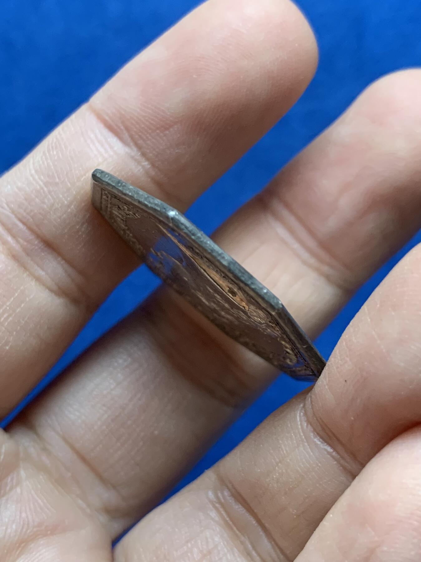 《竞宝斋》第442场 周日，周一，2场连拍 （全场包邮） 法国17XX年路易十六皇家宝藏八角银质代币，原铸无边铭，31.5mm，11.4克