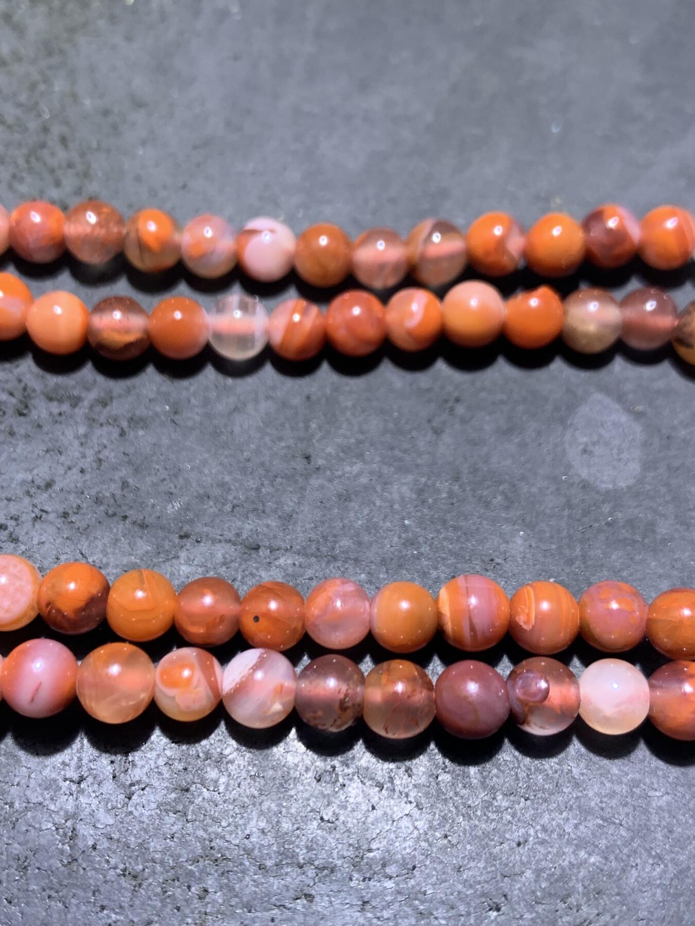 川料南红玛瑙多圈手串一条，，