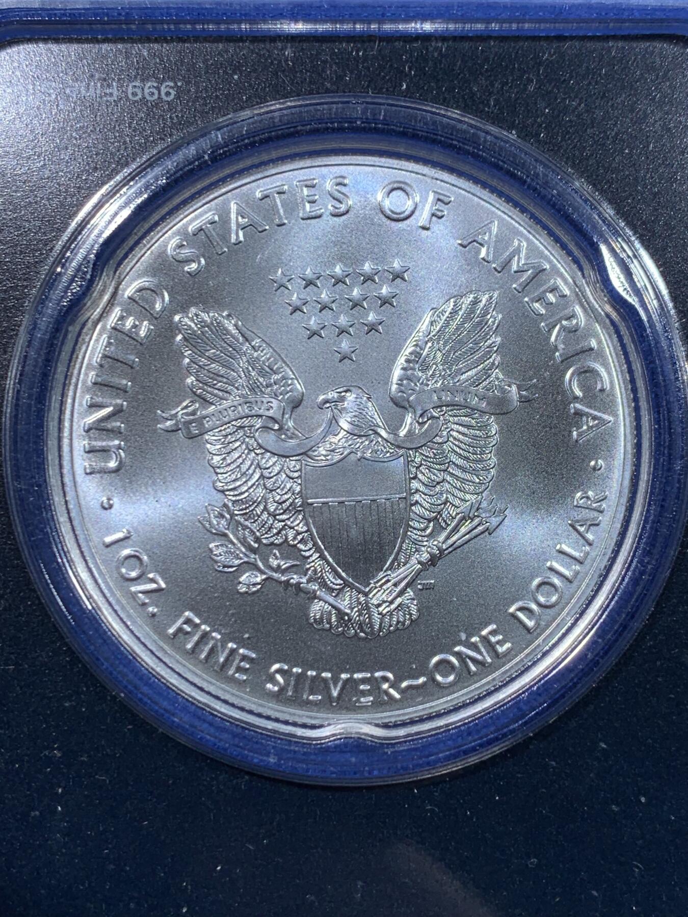 《竞宝斋》第442场 周日，周一，2场连拍 （全场包邮） 美国 2016年 行走女神银币 1盎司 999银 经销商塑封小卡